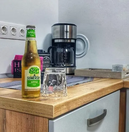 Intime By Nights & Smiles アパート