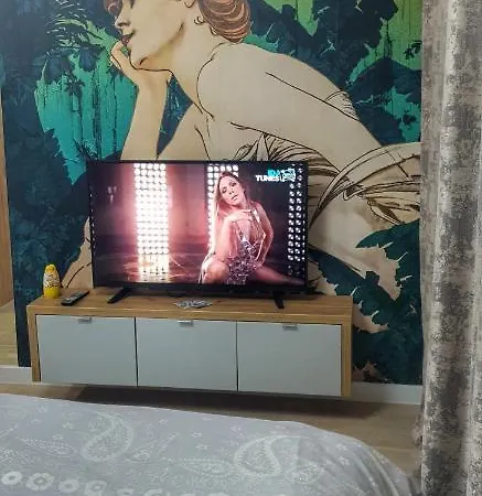 Intime By Nights & Smiles *