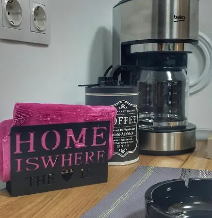 Intime By Nights & Smiles アパート