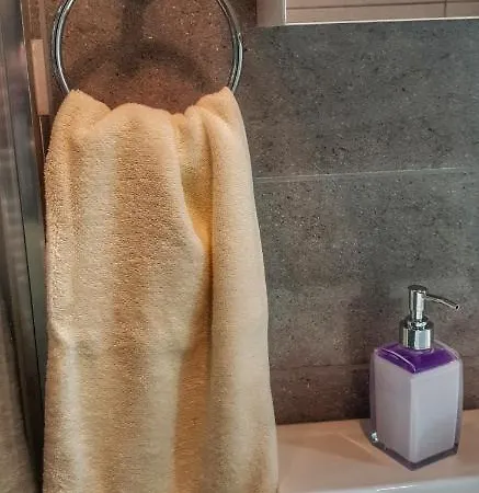 Intime By Nights & Smiles *