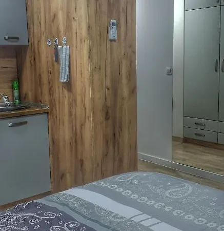 Intime By Nights & Smiles アパート トゥズラ