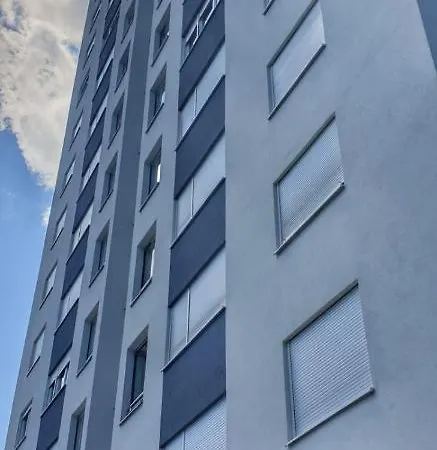 アパート Intime By Nights & Smiles トゥズラ