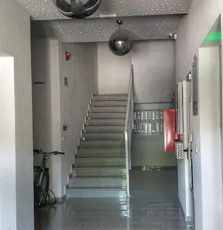 Intime By Nights & Smiles アパート *