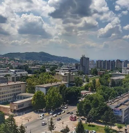 Intime By Nights & Smiles アパート