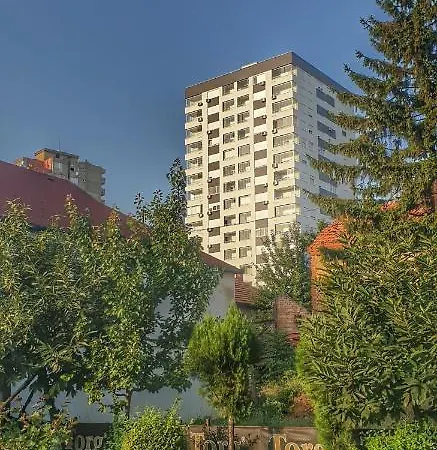 Intime By Nights & Smiles アパート