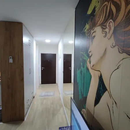 Intime By Nights & Smiles *