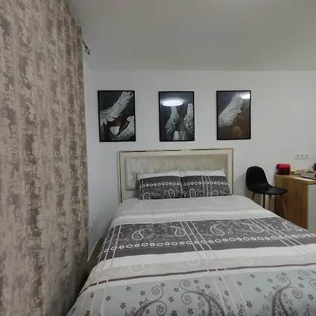 アパート Intime By Nights & Smiles トゥズラ