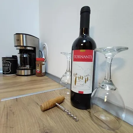 Intime By Nights & Smiles *