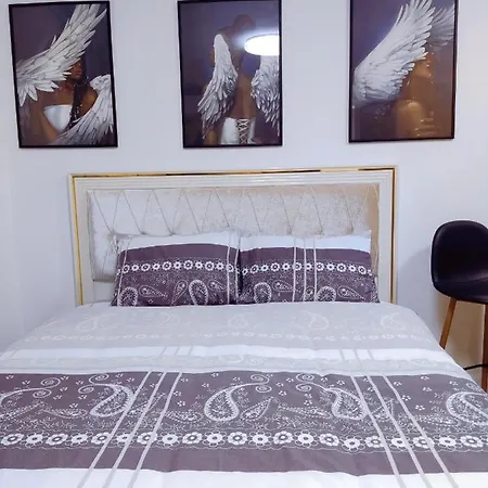 Intime By Nights & Smiles