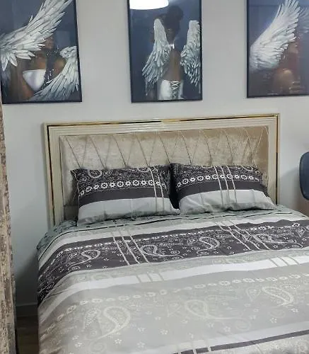 Intime By Nights & Smiles *