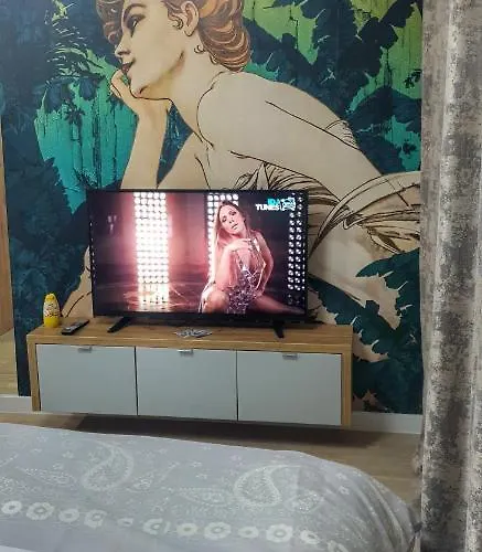 Intime By Nights & Smiles *