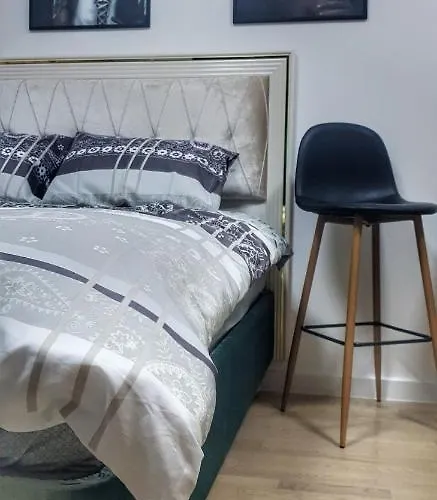 Intime By Nights & Smiles 투즐라